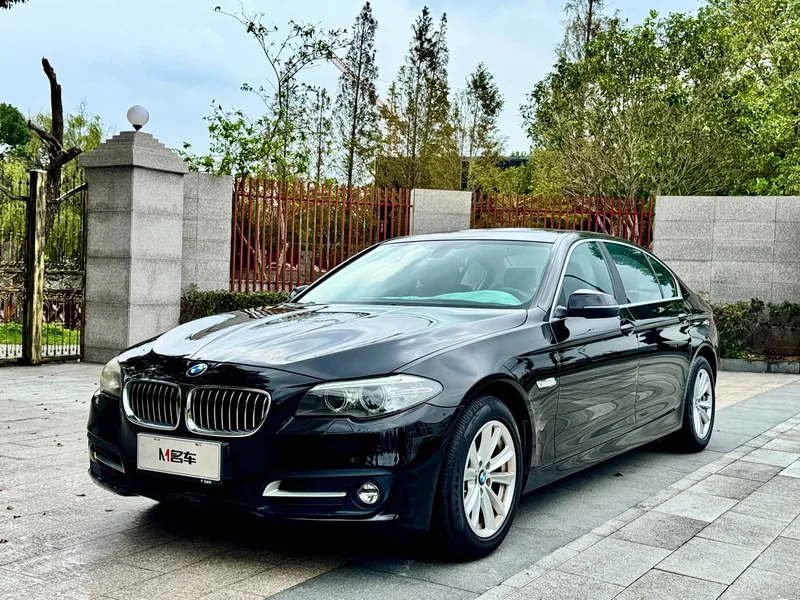 BMW 5-Series — фото 1