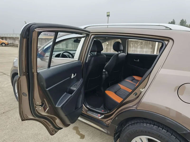 Kia Sportage — фото 8