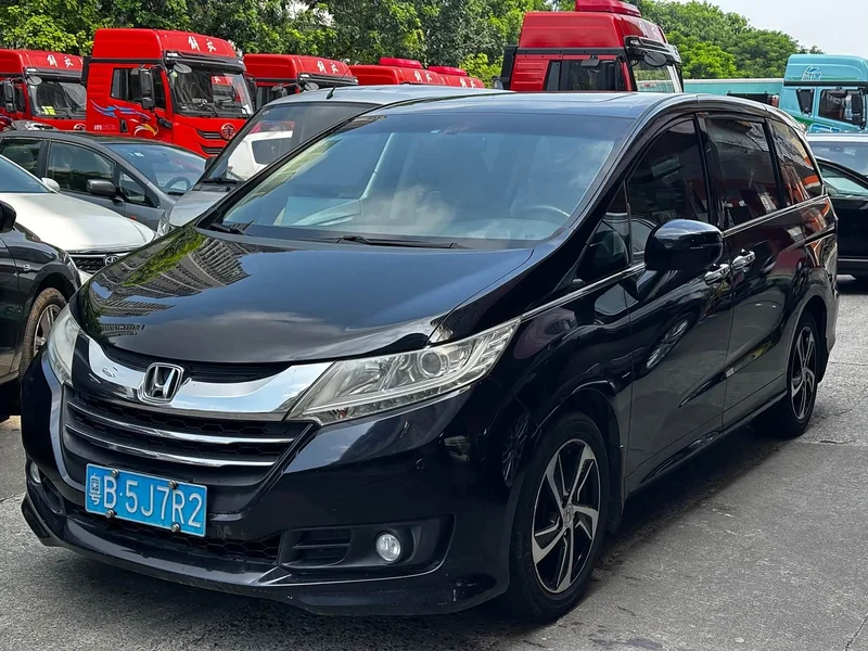 Honda Odyssey — фото 1