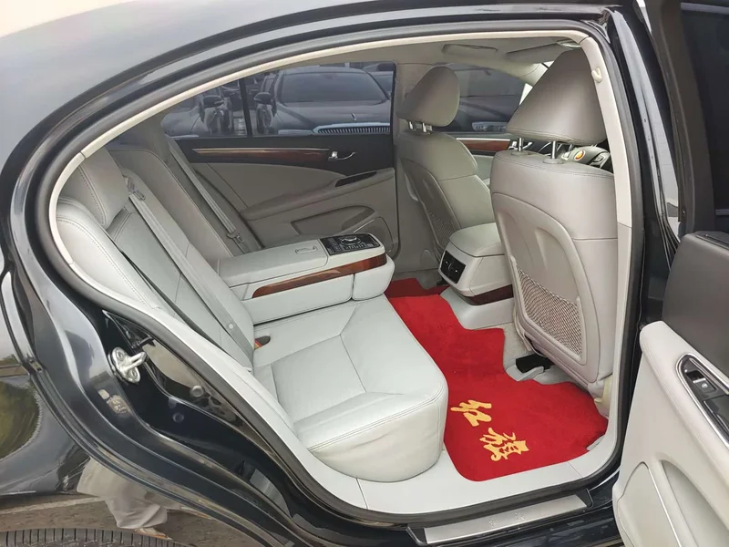 Hongqi H7 — фото 11