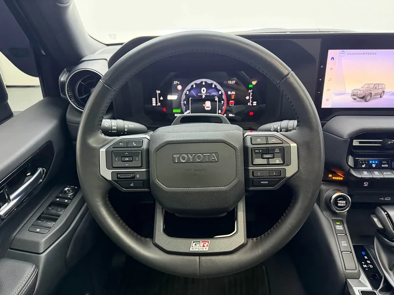 Toyota Prado — фото 13