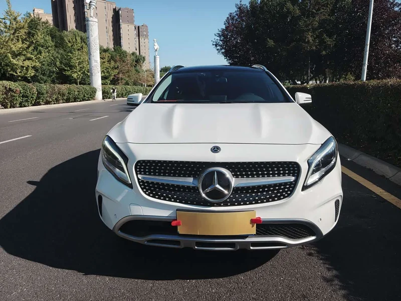 Mercedes-Benz GLA — фото 1