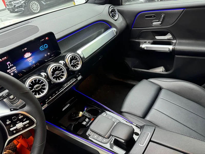 Mercedes-Benz EQB — фото 12