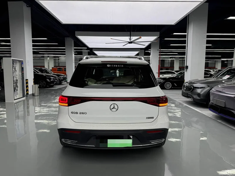 Mercedes-Benz EQB — фото 14