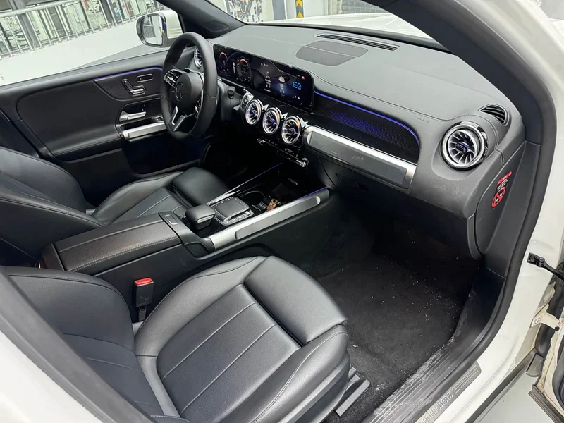 Mercedes-Benz EQB — фото 10