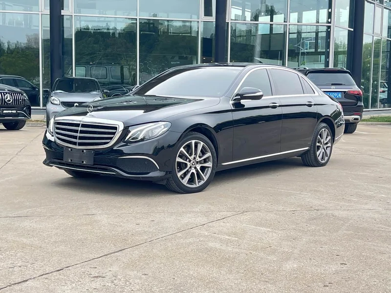 Mercedes-Benz E-Class — фото 1