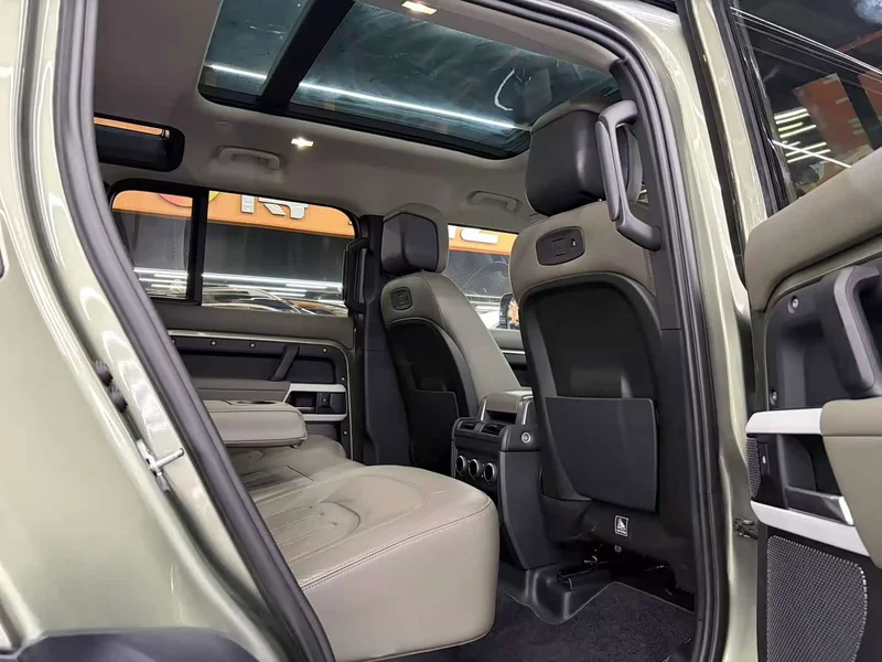 Land Rover Defender — фото 12