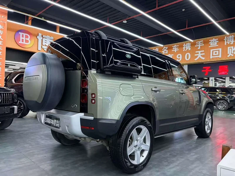 Land Rover Defender — фото 15