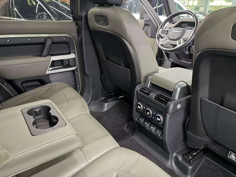 Land Rover Defender — фото 10