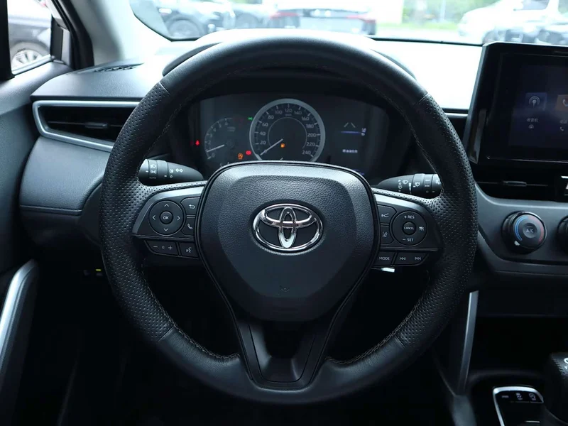 Toyota Corolla Cross — фото 24