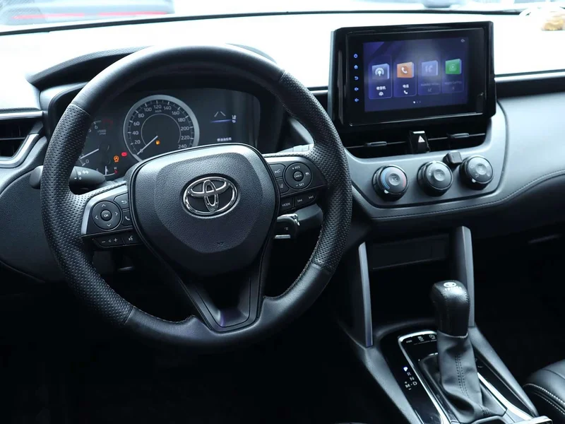 Toyota Corolla Cross — фото 10