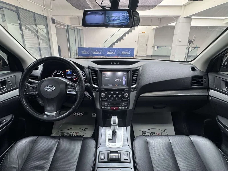 Subaru Outback — фото 9