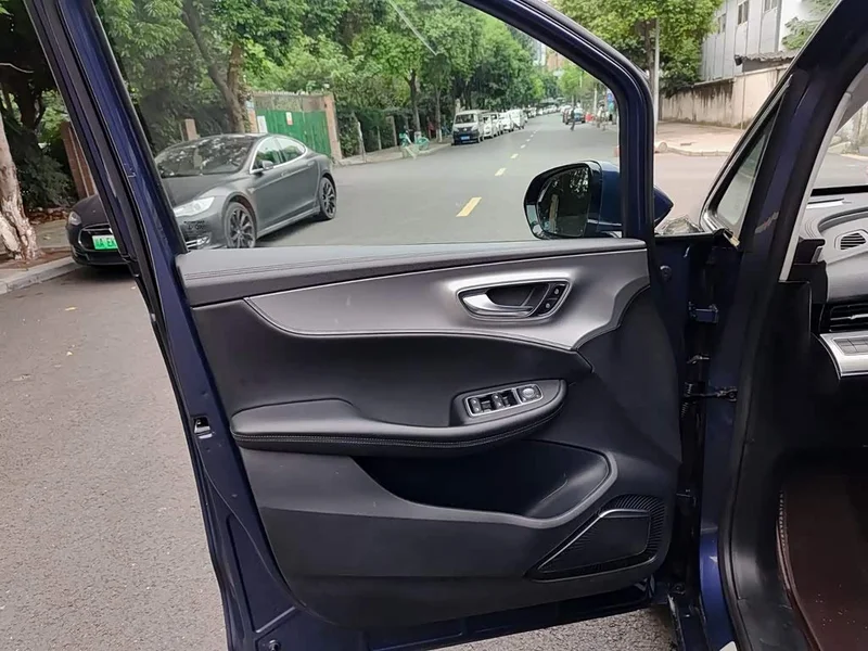 Roewe iMAX8 — фото 6