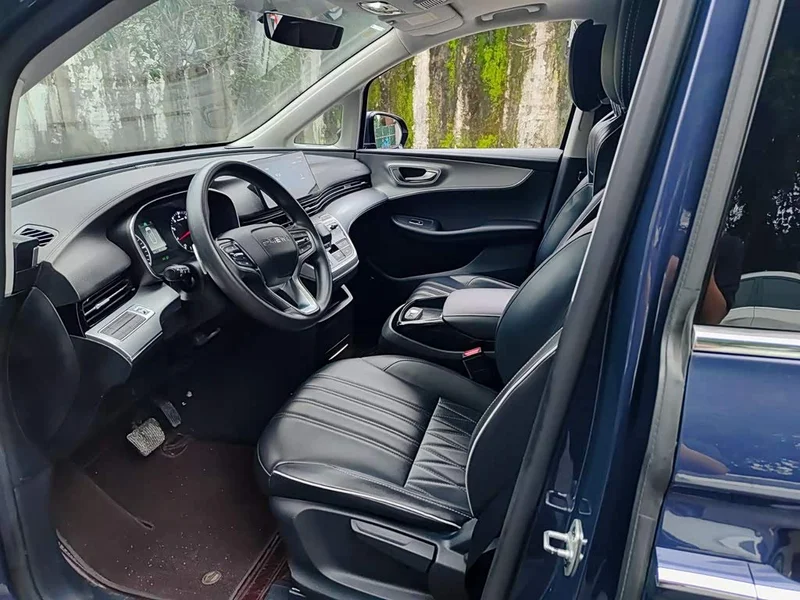 Roewe iMAX8 — фото 7