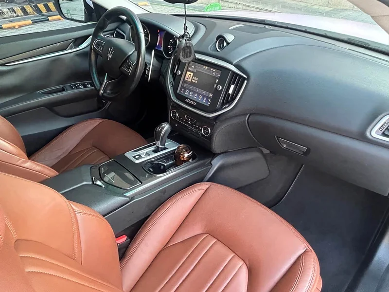 Maserati Ghibli — фото 11
