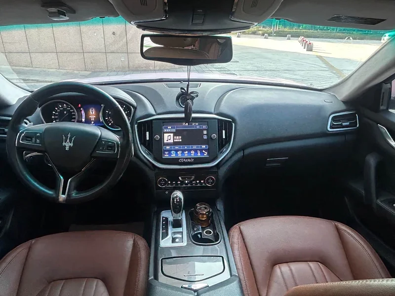 Maserati Ghibli — фото 13