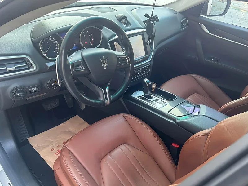 Maserati Ghibli — фото 15