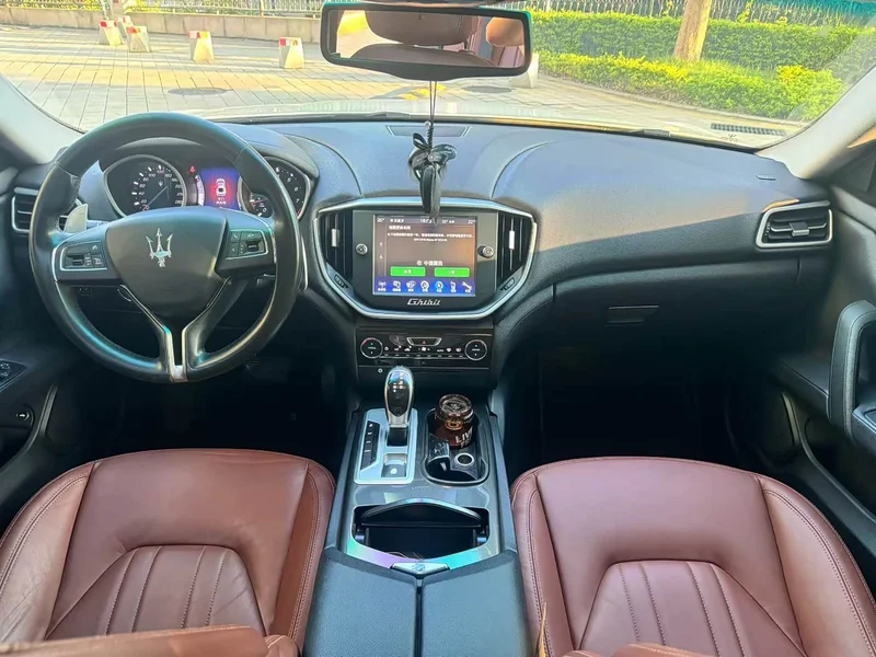 Maserati Ghibli — фото 9
