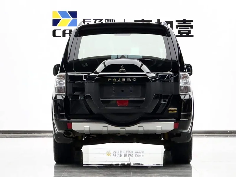 Mitsubishi Pajero (Imported) — фото 5