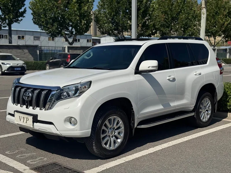 Toyota Prado — фото 1