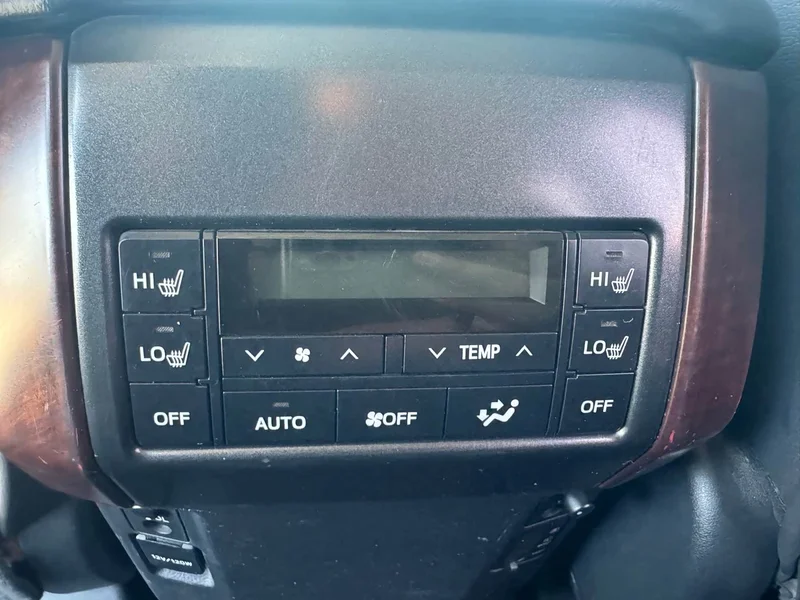 Toyota Prado — фото 11