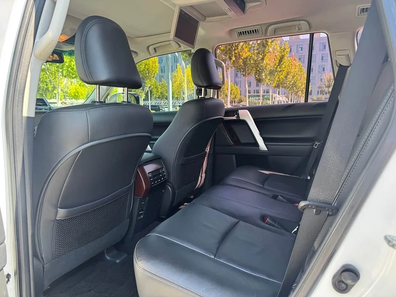 Toyota Prado — фото 10