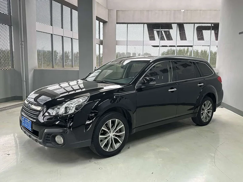 Subaru Outback — фото 1
