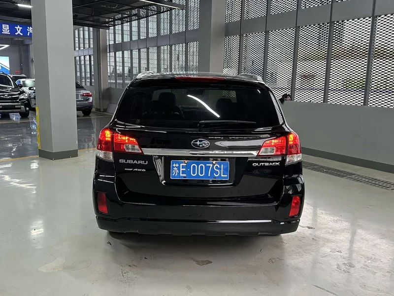 Subaru Outback — фото 4