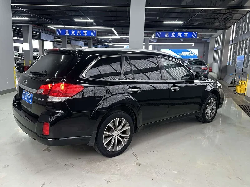 Subaru Outback — фото 5