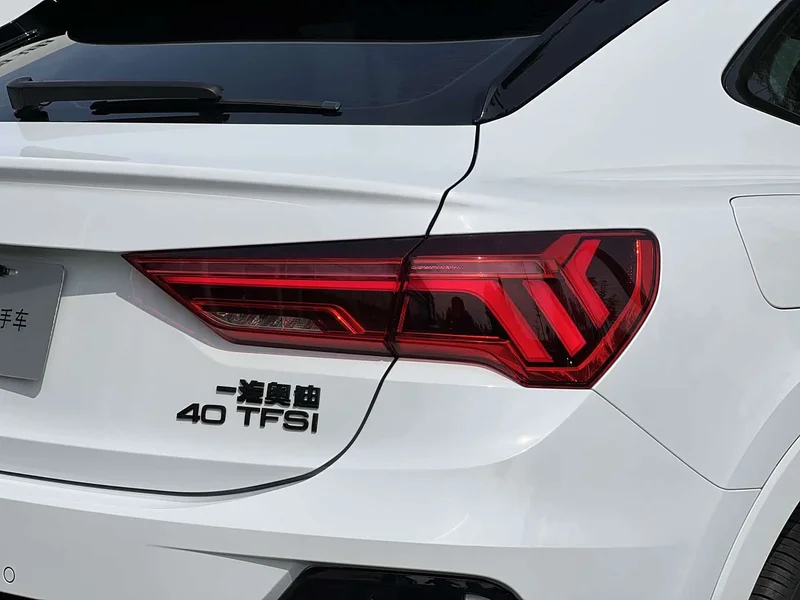 Audi Q3 Sportback — фото 12