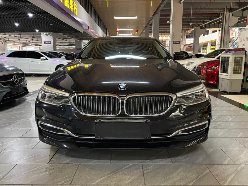 BMW 5-Series — фото 1