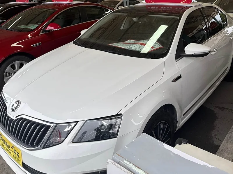 Volkswagen Octavia — фото 1
