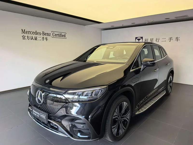 Mercedes-Benz EQE SUV — фото 1