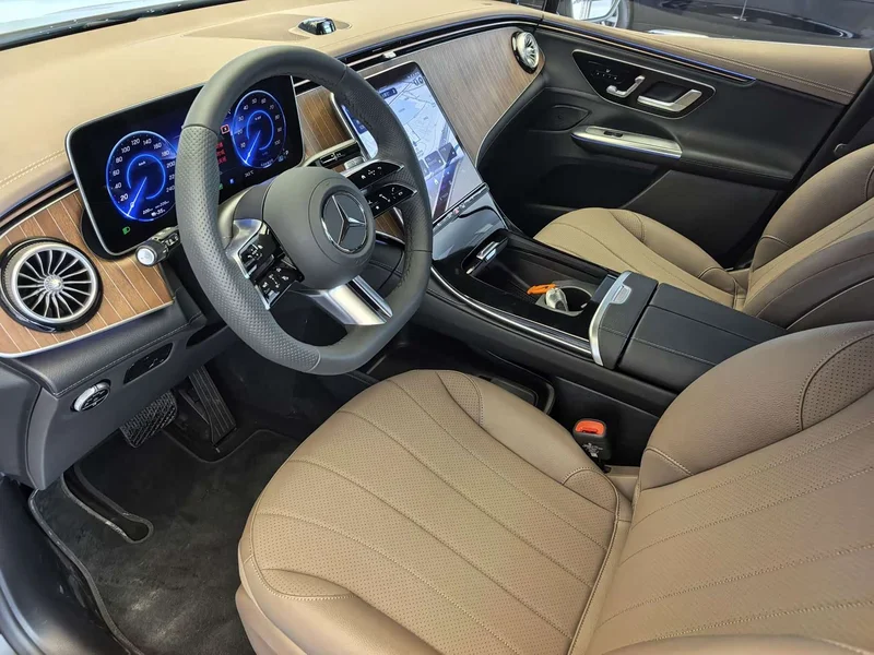 Mercedes-Benz EQE SUV — фото 14