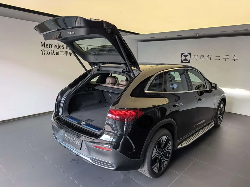 Mercedes-Benz EQE SUV — фото 9