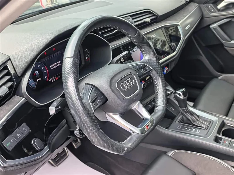 Audi Q3 Sportback — фото 10