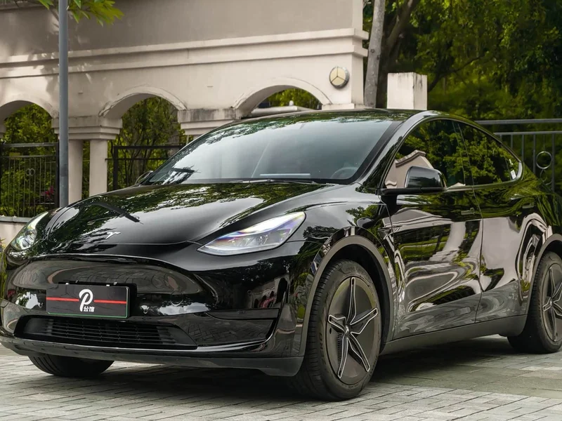 Tesla Model Y — фото 1