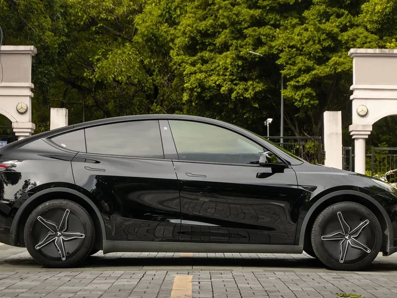 Tesla Model Y — фото 4