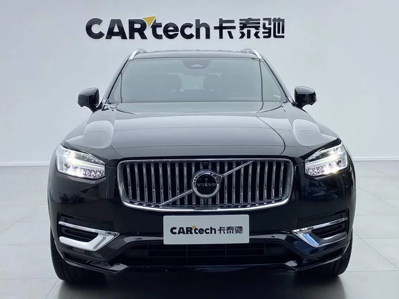 Volvo XC90 — фото 10
