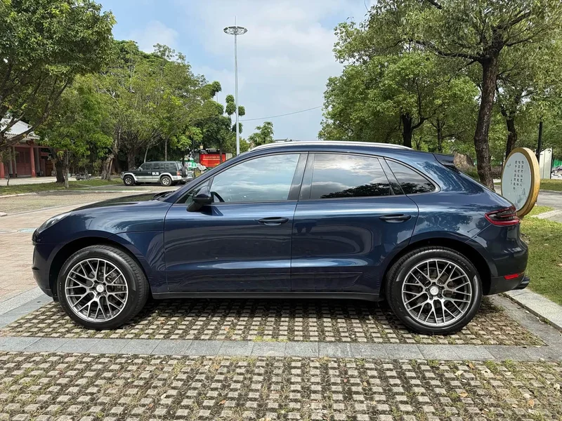 Porsche Macan — фото 10