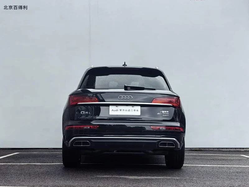Audi Q5L — фото 14
