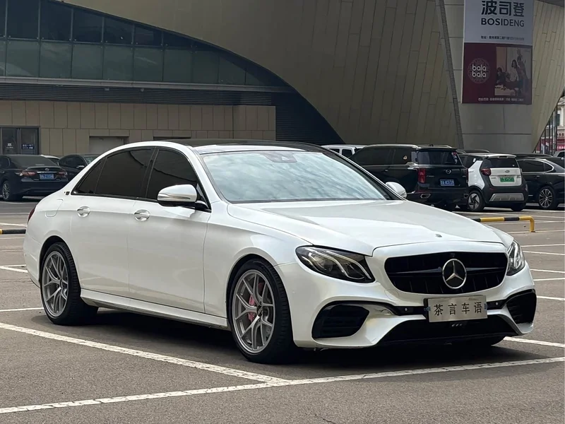 Mercedes-Benz E-Class — фото 3