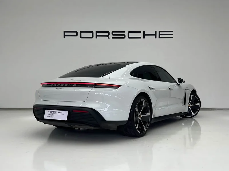 Porsche Taycan — фото 5