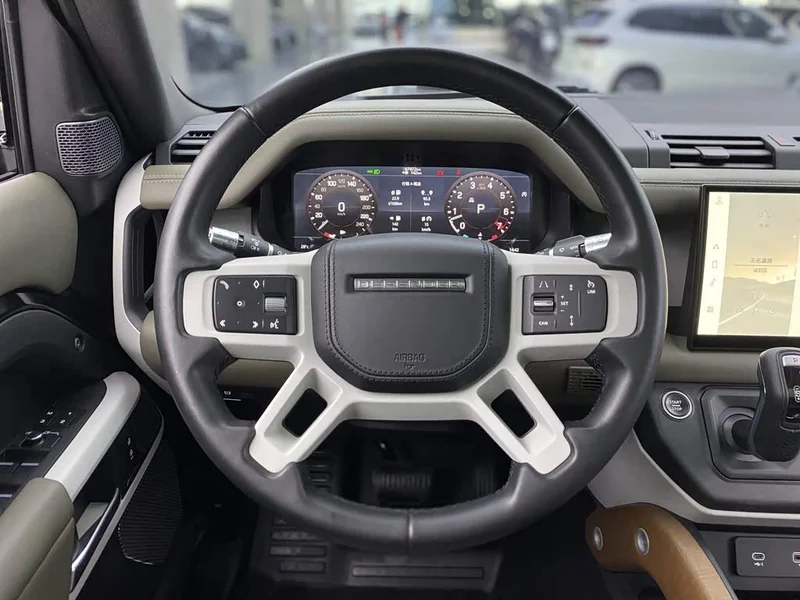 Land Rover Defender — фото 17