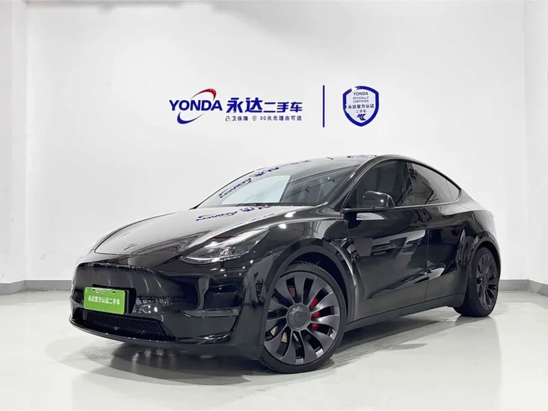 Tesla Model Y — фото 1