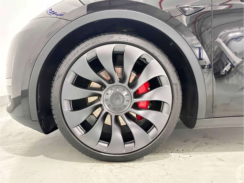 Tesla Model Y — фото 16