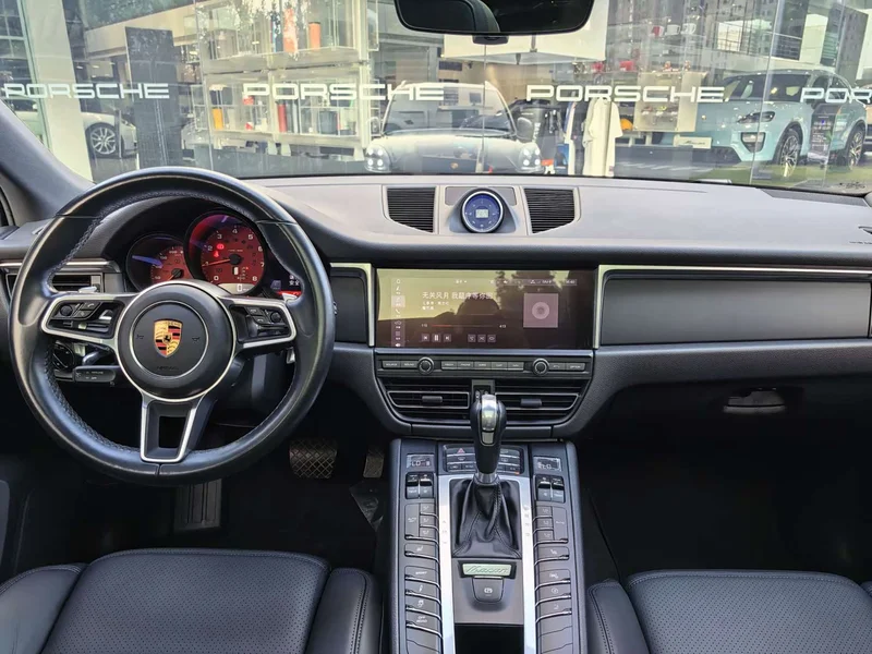 Porsche Macan — фото 4