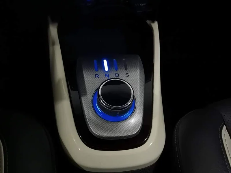 Changan CS15EV — фото 13