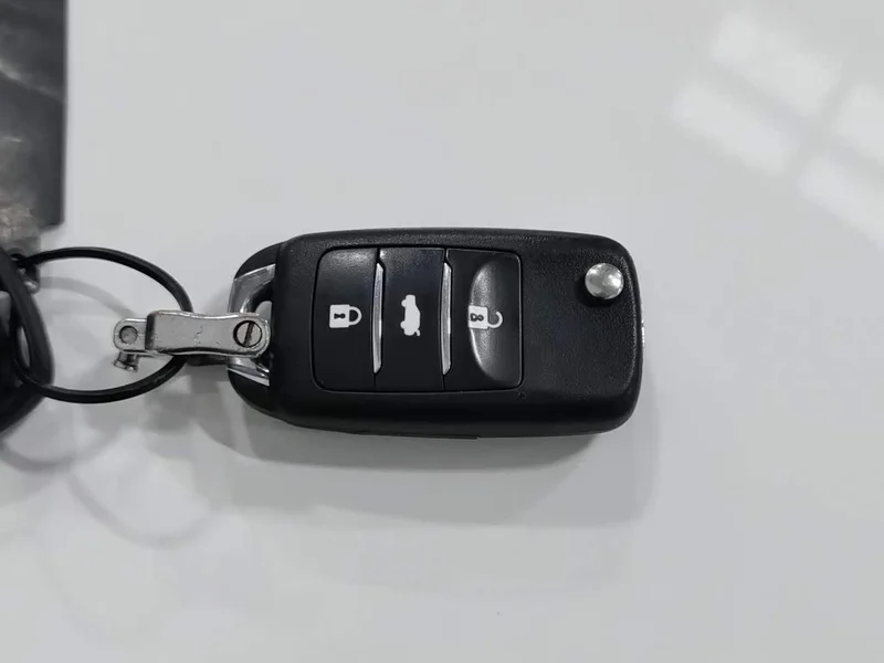 Changan CS15EV — фото 19