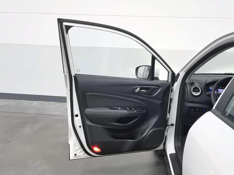 Changan CS15EV — фото 8